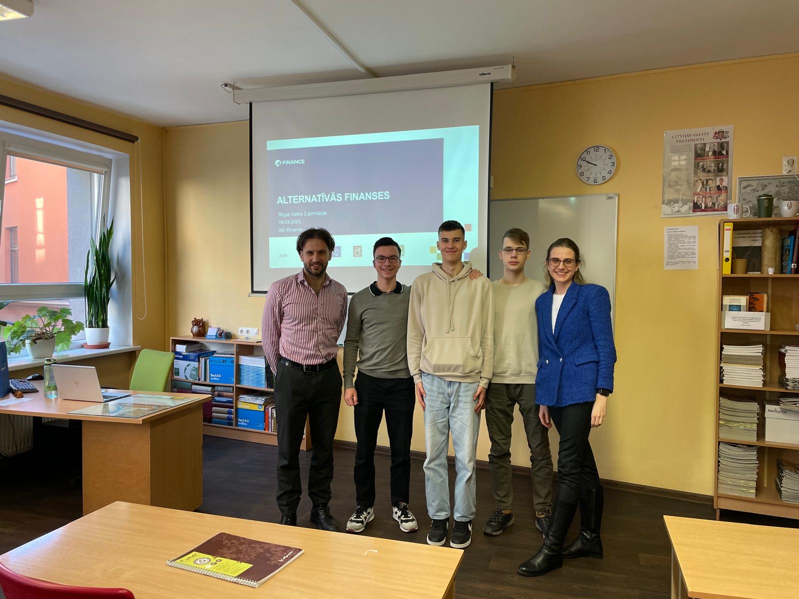 Finanšu pratības nedēļa 2025: zināšanas, kas noder jau šodien