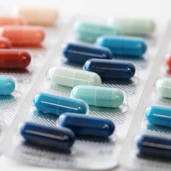 Mikroimmuntherapie Blister mit bunten Kapseln