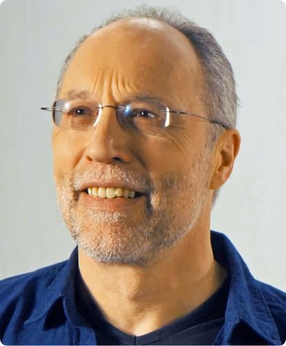 Pessoa que olha para o lado.