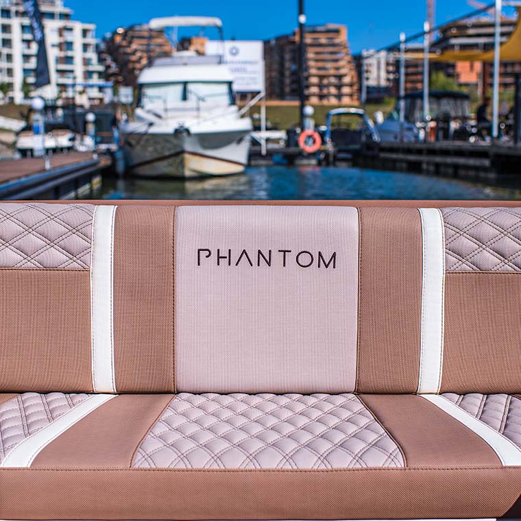 Phantom hajó prémium kárpittal