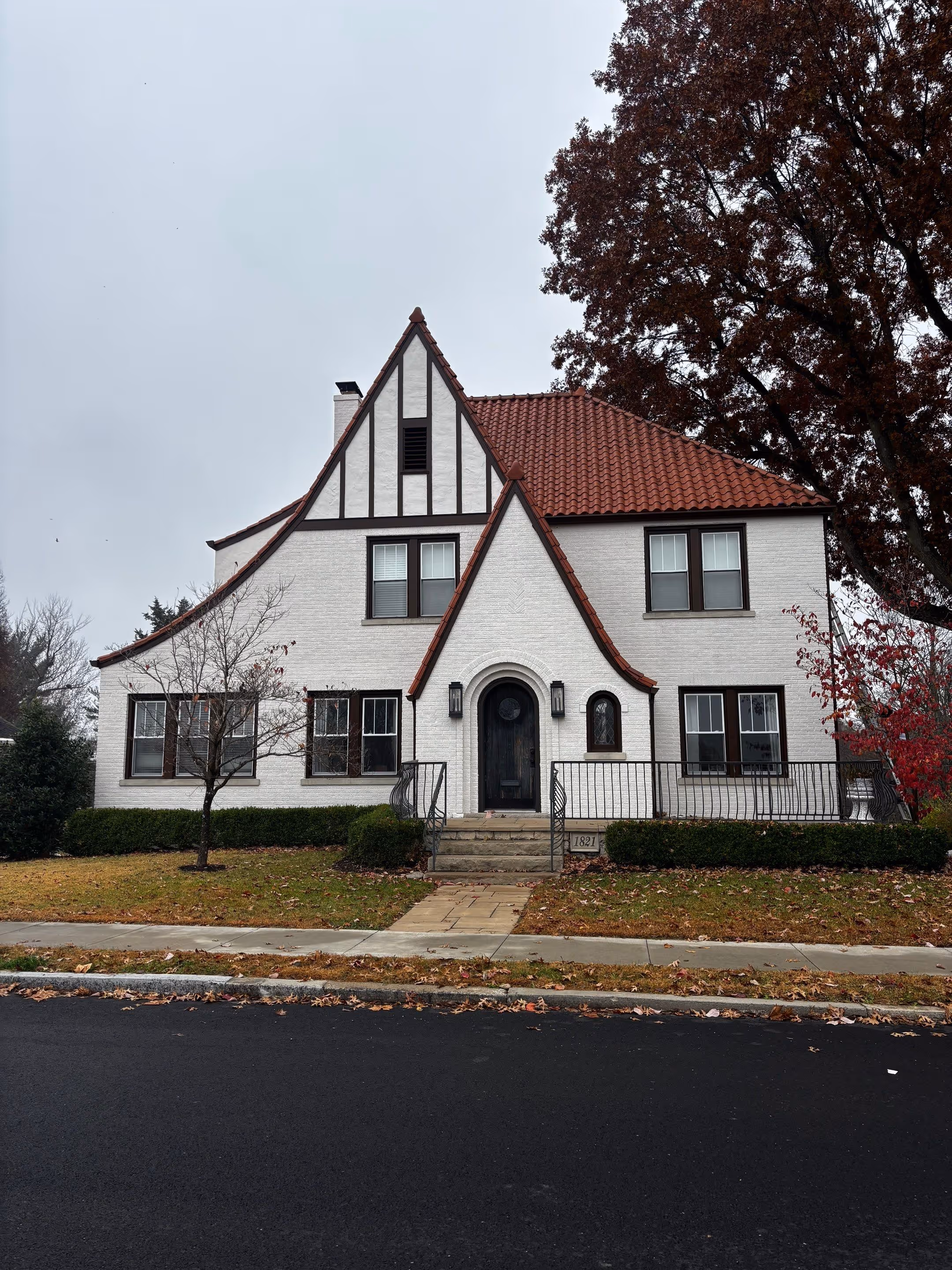A home exterior painted white in Columbia, MO.