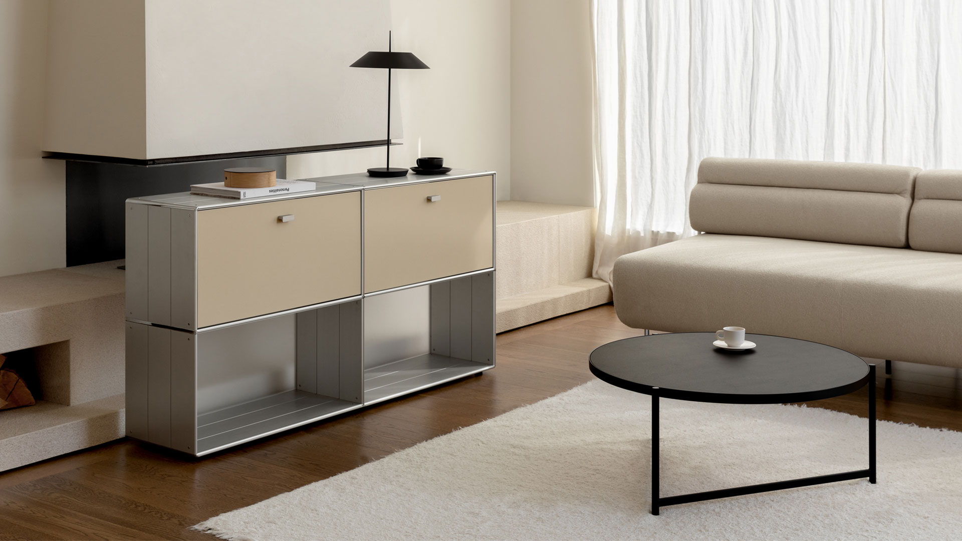 Guided by the philosophy “Flatness is the Point”, Flat Point creates interior pieces that integrate seamlessly with their surroundings. This harmony goes beyond simplicity, becoming a defining point that elevates spatial aesthetics through a refined, minimalist approach. Rather than pursuing variety for its own sake, Flat Point focuses on depth—exploring materials and methods of making with care and precision. Through a balance of aesthetic sensitivity and engineering expertise, the brand shapes its own interpretation of the flat point: discovering quiet, natural moments within restrained beauty.