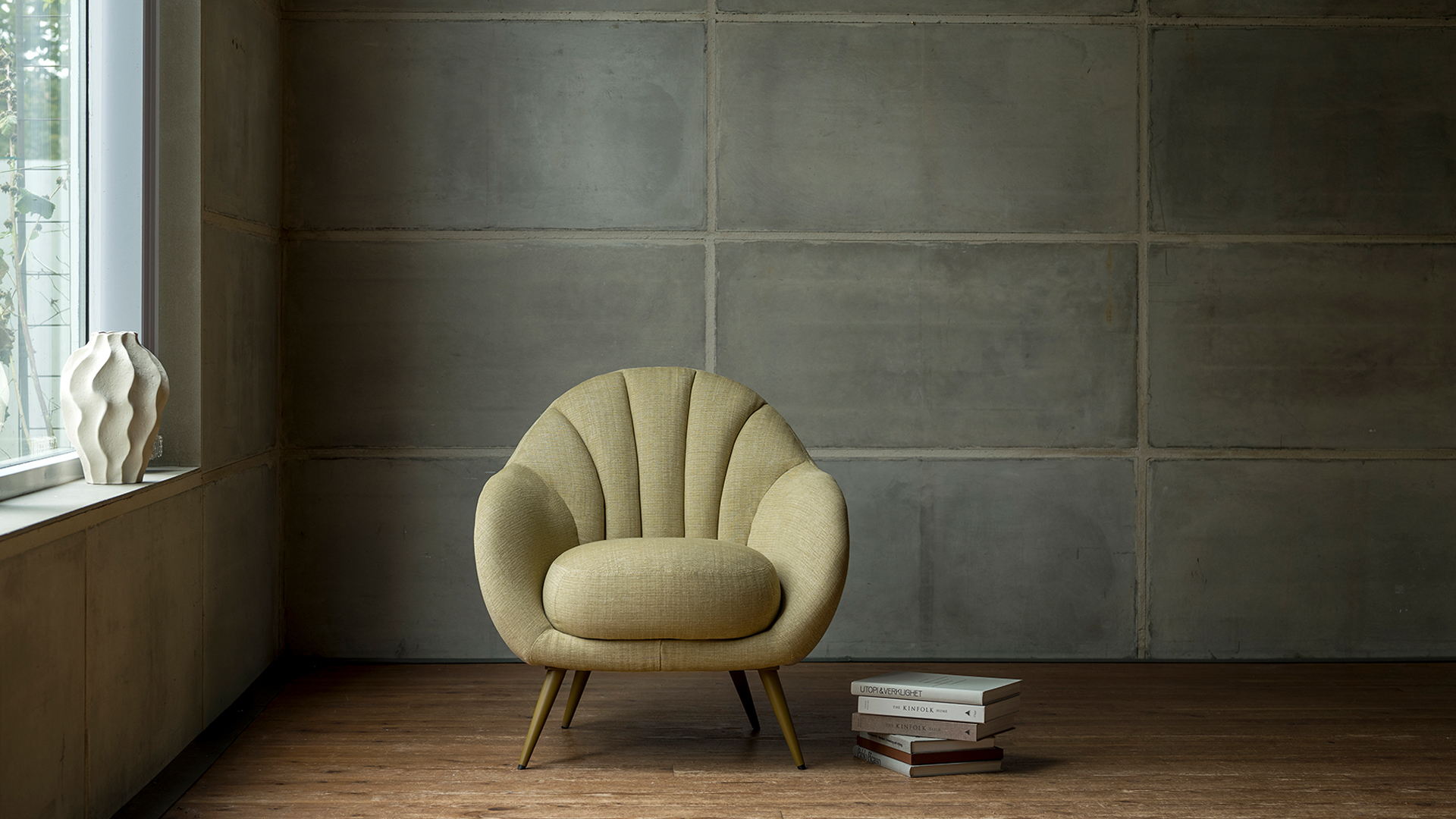 Johanson has captivated an international audience with its distinctive Scandinavian design. The brand’s production is characterised by high quality and strong design values, emphasising its commitment to offering premium furniture made in Sweden. A flexible manufacturing approach enables tailor–made collections, allowing customers to choose from over 400 RAL colours and more than 100 textile and leather coverings. By collaborating with some of Europe’s finest designers, Johanson remains dedicated to pushing boundaries in product development, exploring innovative forms, materials, and technologies. The current product range includes furniture, sound absorbers, and lighting.