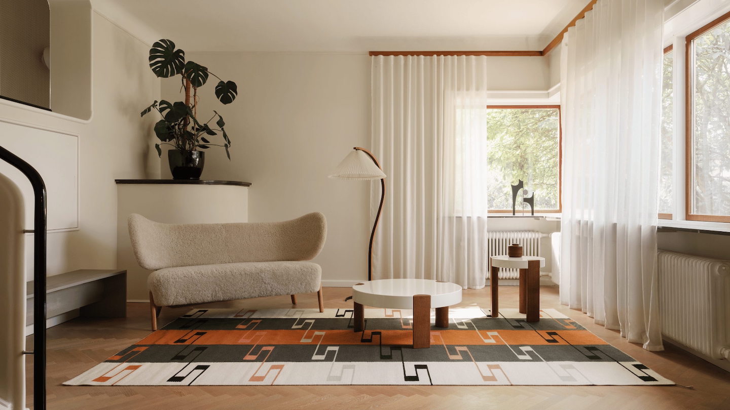 NORDICMODERN presents the woven rugs of Danish textile artist Vibeke Klint (1927–2019), reissued in collaboration with her family.
Klint approached textiles as part of the interior - working with proportion, rhythm and colour to create calm foundations rather than décor. Her rugs were made to be lived with and walked on, and to age naturally over time. All rugs are handwoven using her original designs and techniques, continuing a Danish modern textile tradition in a contemporary context. During 3daysofdesign the collection is shown in a spatial setting where material and colour can be experienced up close. Vibeke Klint's rugs can modernise a traditional room and add character and balance to a minimalist interior.