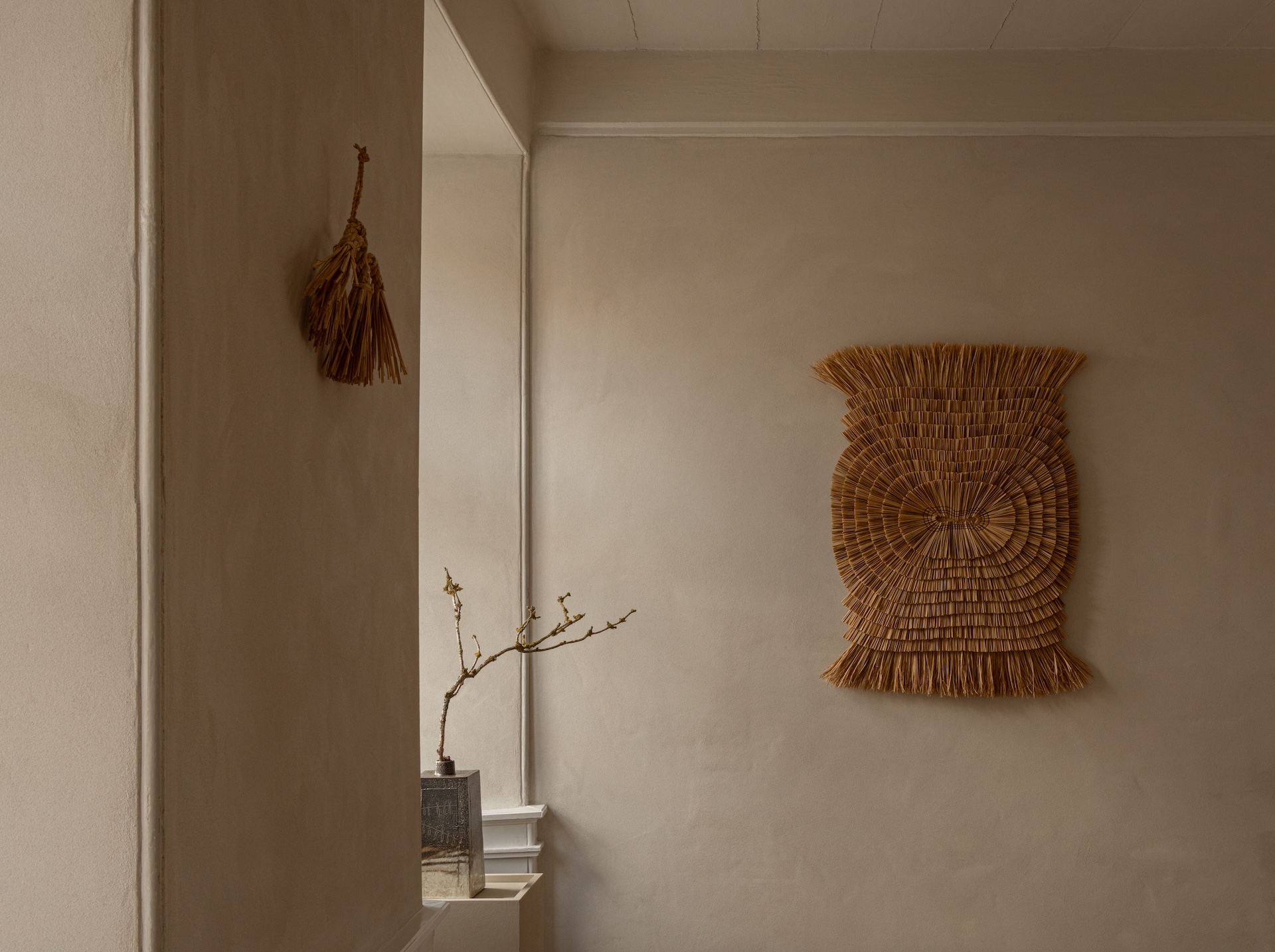 Galleri Sonja is visiting from Bornholm. Once a saddle maker’s shop from the early 1800s, Galleri Sonja is now a place where craft, culture, and community meet in the gentle rhythm of slow living. The gallery is not only a space for experiencing art, it is also a space where knowledge of craft is shared and passed on. Through exhibitions and conversations, Galleri Sonja helps preserve and expand understanding of traditional and contemporary craft. Inspired by Bornholm’s nature and light, its tactile materials resonate with works by local and international artists. During 3daysofdesign, you can visit Galleri Sonja in Kvindernes Bygning.