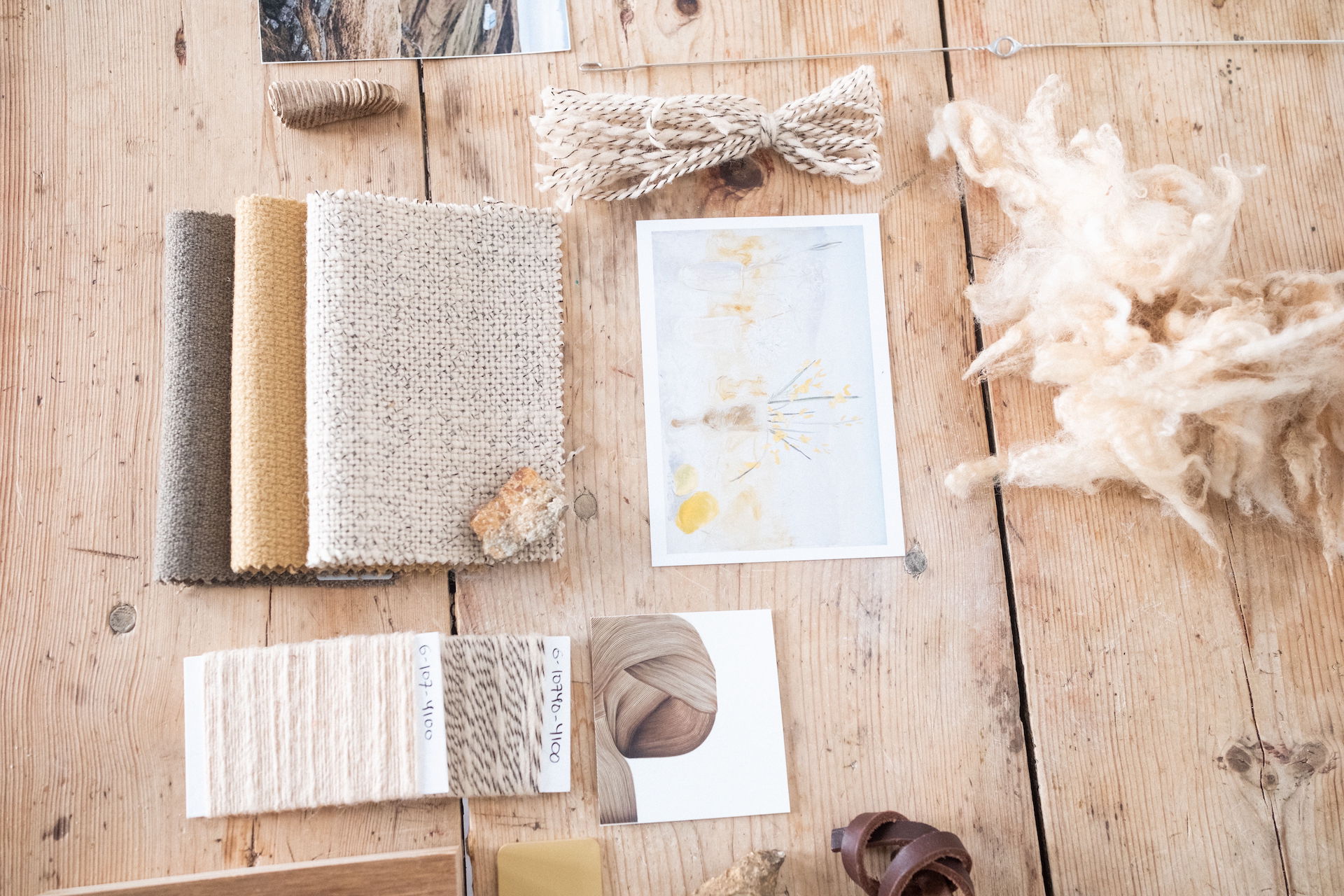 Gudbrandsdalens Uldvarefabrik (GU) is a Norwegian textile manufacturer based in Lillehammer, known for its craftsmanship, material expertise, and timeless design. Rooted in Norwegian nature and tradition, GU develops upholstery textiles that combine aesthetics, durability, and sustainability. All production takes place locally, with every stage—from spinning to weaving and finishing—carried out under one roof. This ensures full control over quality, traceability, and responsible production. With a deep understanding of wool’s natural properties, GU refines and reinterprets the material to meet the needs of contemporary interiors.