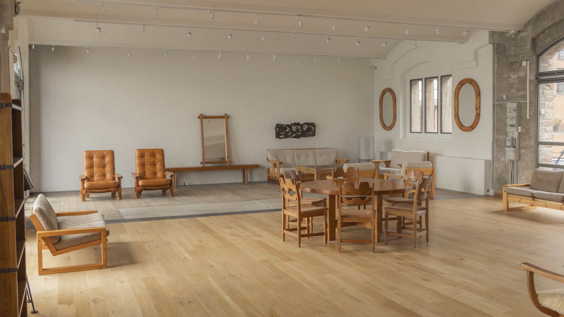 It’s all about furniture heritage and family heritage. Founded in 2024 by Edward Gubi, a third–generation member of the GUBI family, DesignPreowned is built on a passion for preserving and renewing design history. Together with his team, Edward Gubi sources and acquires pre–owned furniture primarily from Scandinavia—often overlooked classics from the 1930s to the 1980s—which are carefully restored and upcycled to fit contemporary interiors.