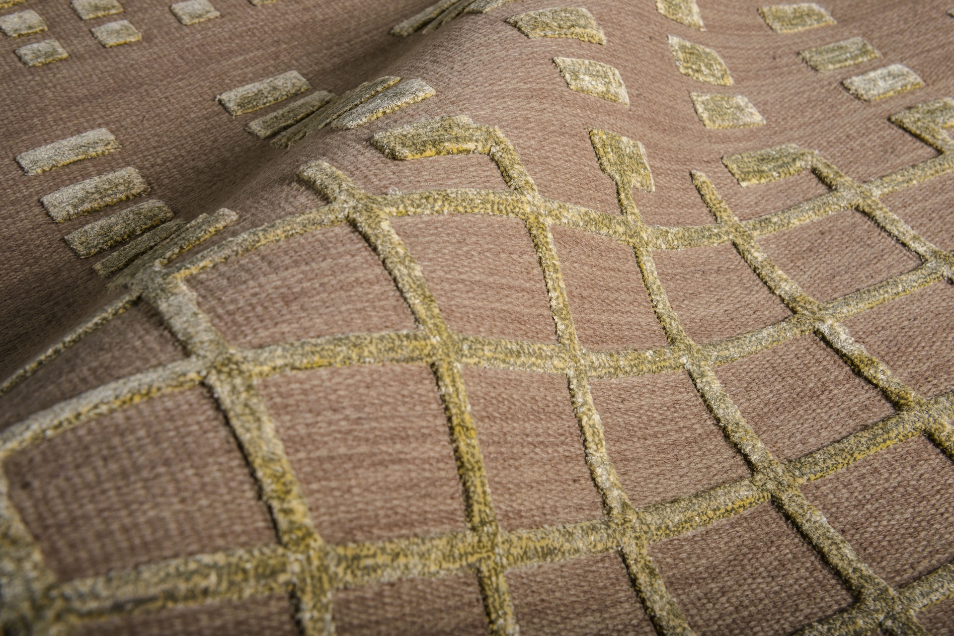 Celebrating 40 years as a leader in design spanning hospitality, corporate and high–end residential, Jamie Stern offers both impeccable in–house furniture, carpet, leather and fabric designs alongside industry–leading collaborations. A family–run business at its core, Founder Jamie Stern is dedicated to welcoming in and empowering interior designers’ creativity by offering direct access to its manufacturing resources. Jamie Stern has received international recognition, winning awards such as Interior Design’s Best of Year, Hospitality Design’s Hot List and HD Awards, among others.