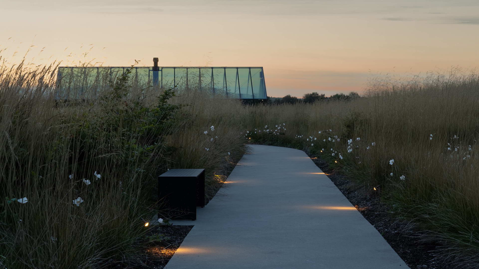 Anker & Co brings together a thoughtfully curated mix of lighting brands, blending timeless craftsmanship with cutting–edge technology. They design and implement high–quality lighting solutions for offices, shops, hotels, restaurants, public spaces, outdoor areas and private residences. Anker & Co places a strong emphasis on quality and design, working closely with builders, architects, and lighting designers to create custom lighting solutions that blend form and function.