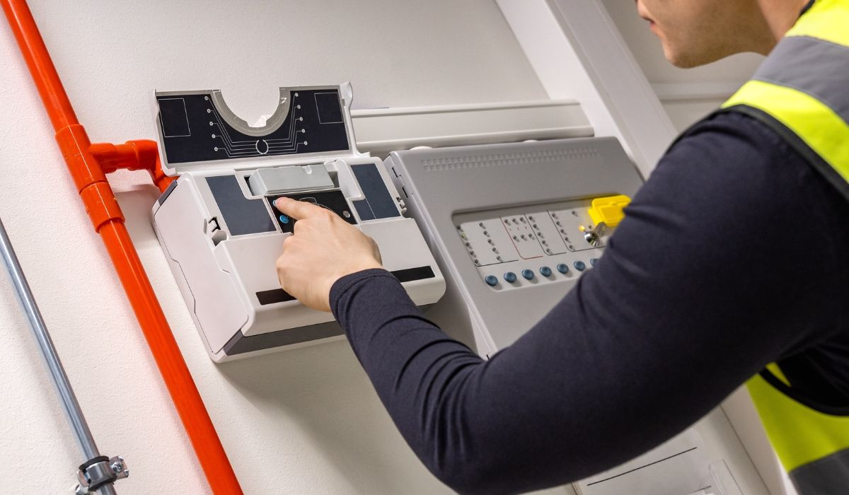 Learn how to choose the right fire protection consultant with 6 key factors covering experience, credentials, codes, communication, and safety.