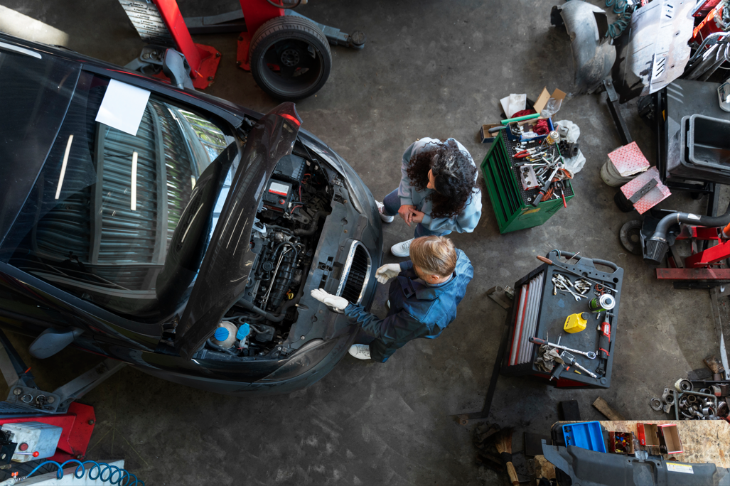 ¿Por Qué elegir un Taller Especializado para tu Auto?