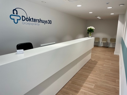De receptie van Doktershuys 30 huisartsenpraktijk