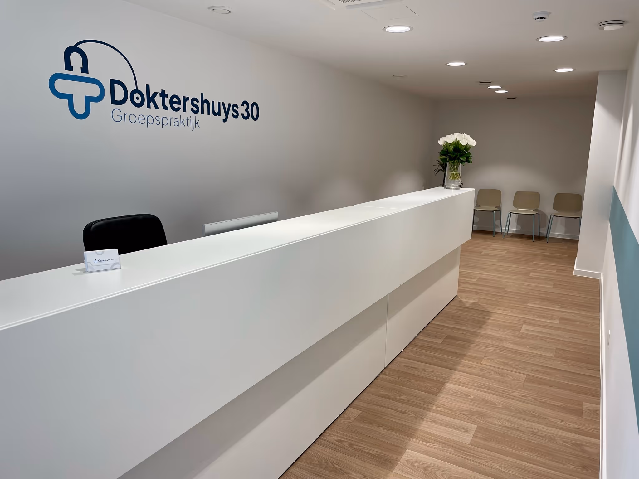 De receptie van Doktershuys 30 huisartsenpraktijk