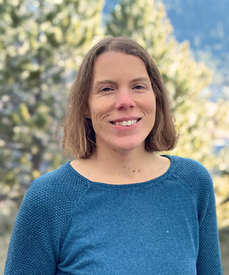 A headshot of Laura Read.