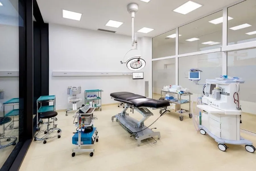 operacijska soba estetika fabjan