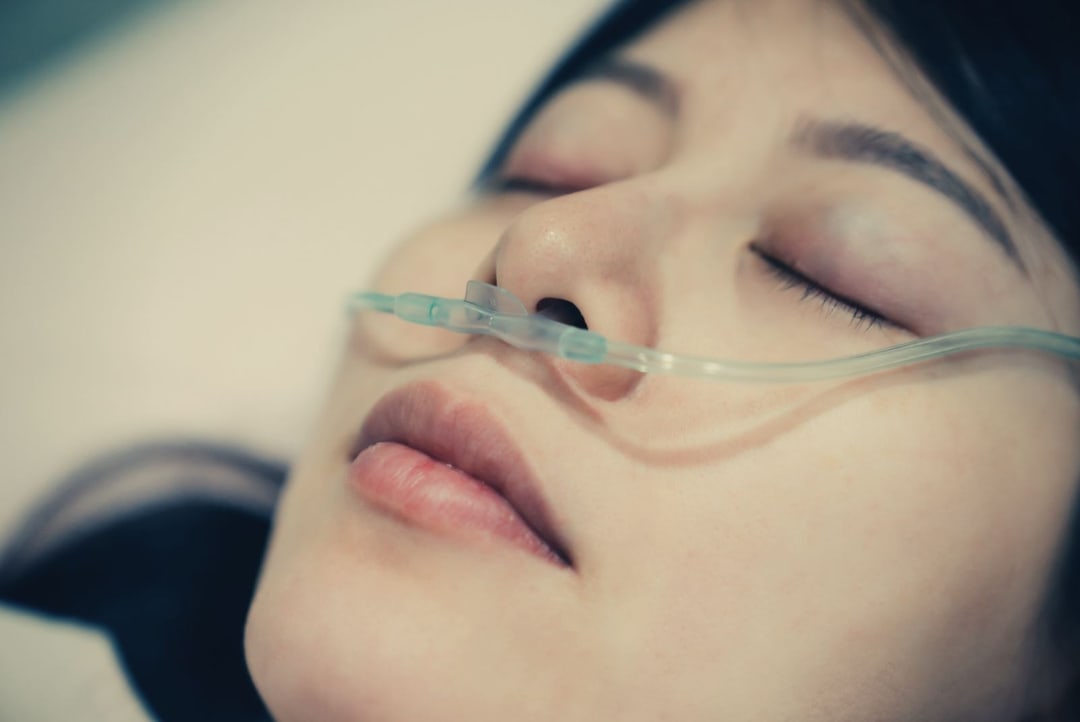 What is sedation or twilight anesthesia? Dr. Kaveh explains what to expect with sedation for your surgery in the operating room.