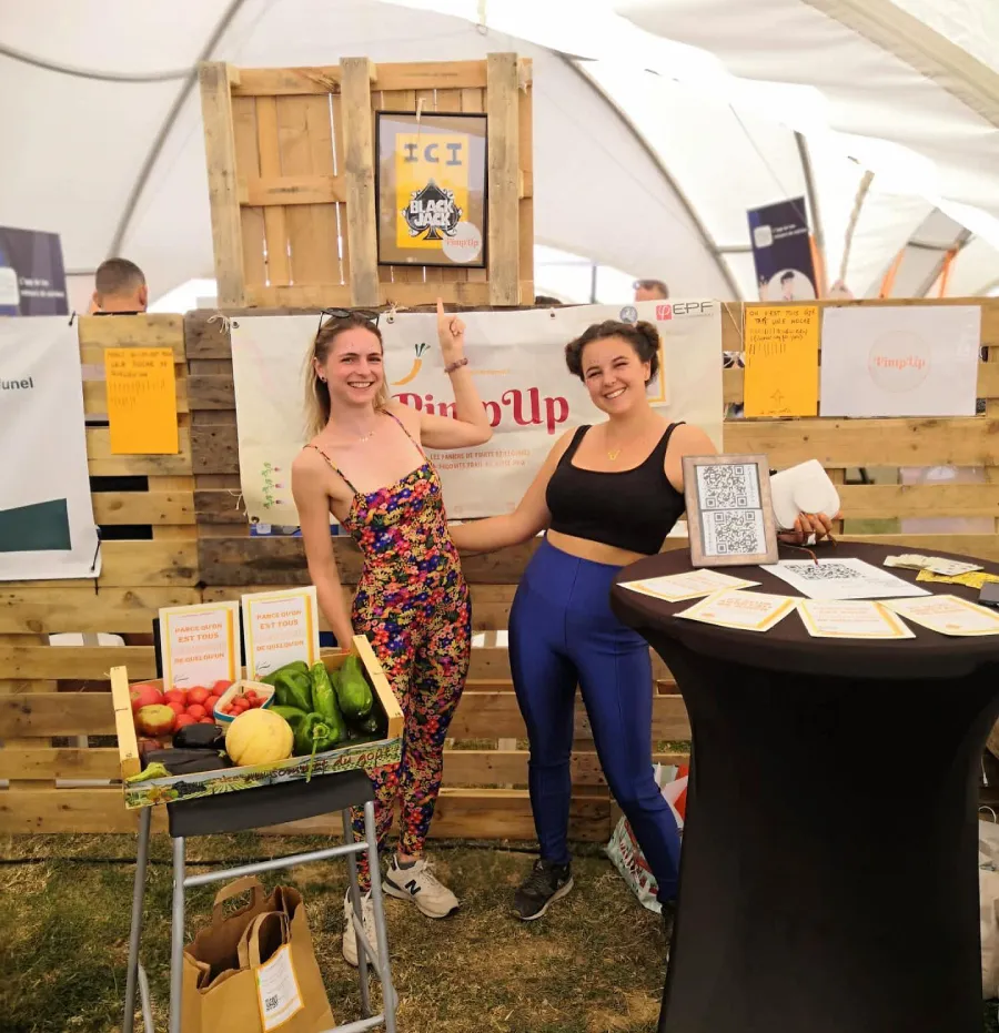 Fondée en 2021 par Anaïs Lacombe et Manon Pagnucco, PimpUp sauve les produits hors calibres et soutient les producteurs. Découvrez leur histoire.