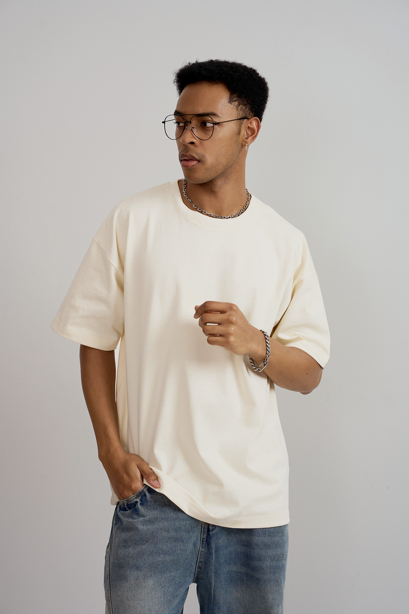 Basic Oversize oversized tee, front view