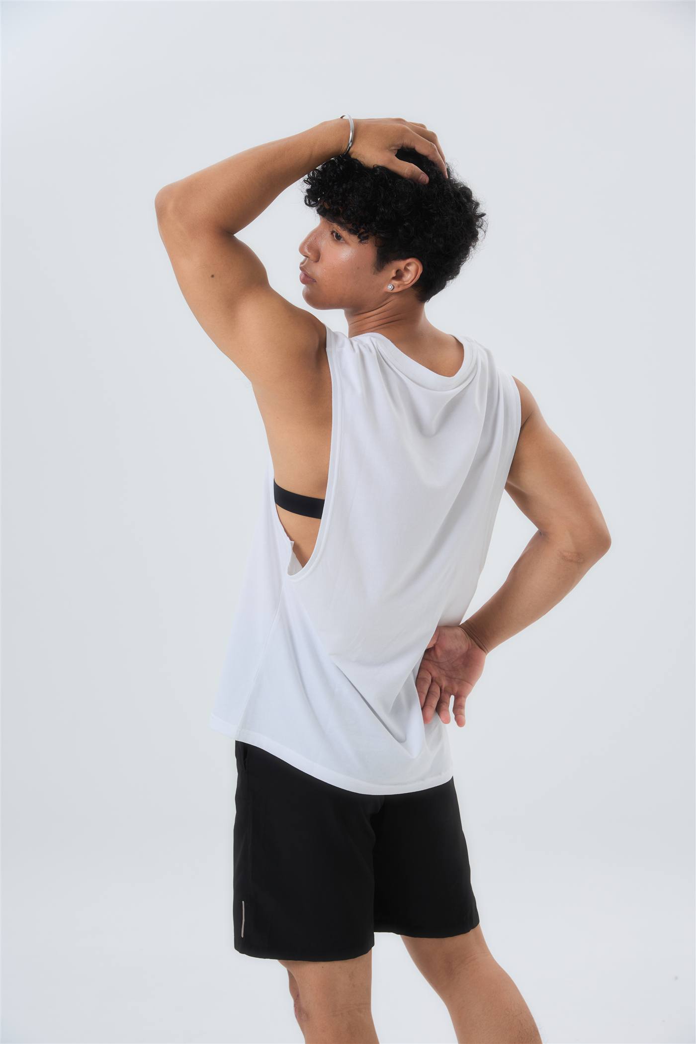 เสื้อกล้ามวิ่งชาย สีขาว ด้านหลัง