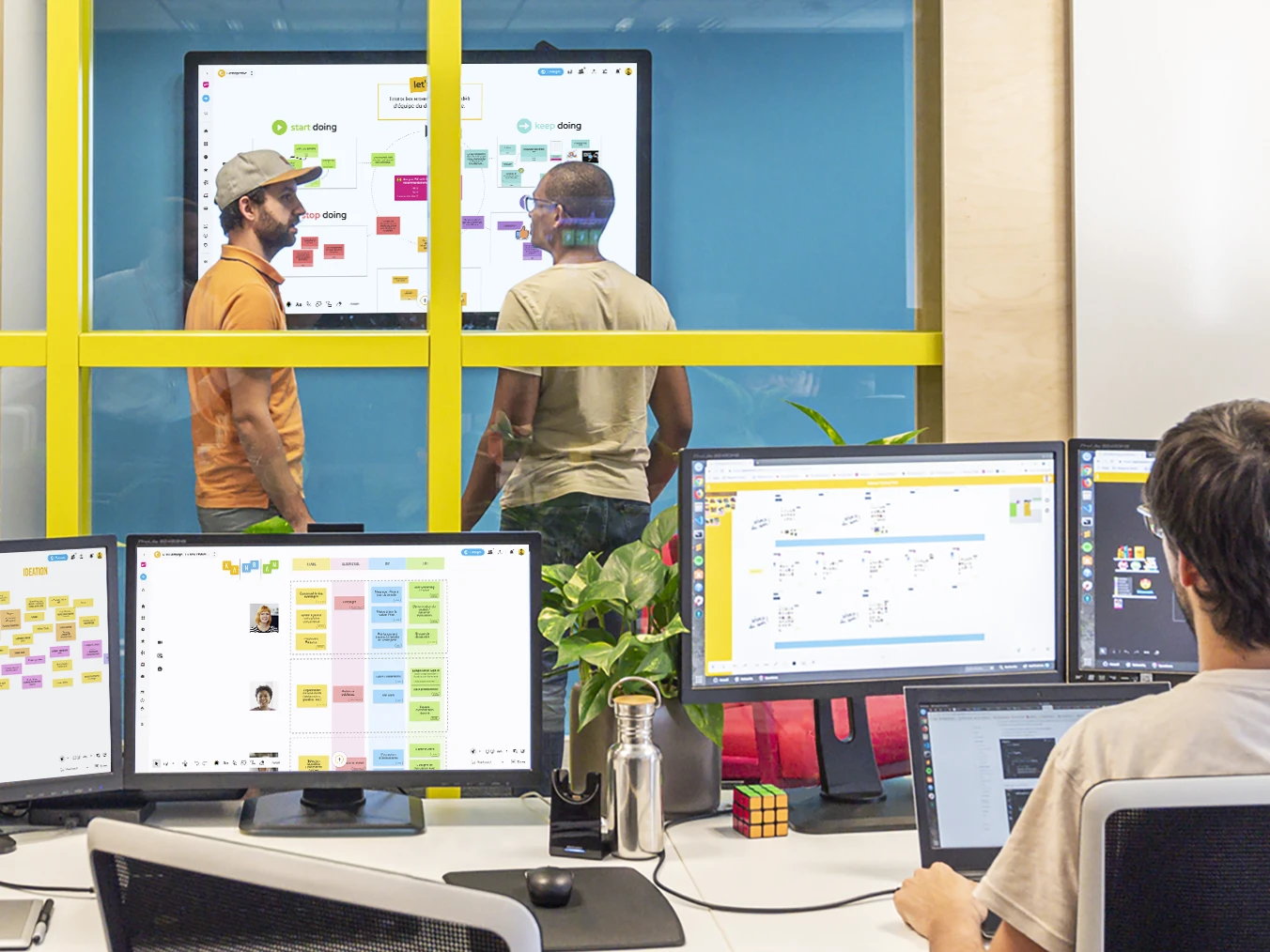 A Board displayed on a mobile device with ideas shared in real time. | Klaxoon