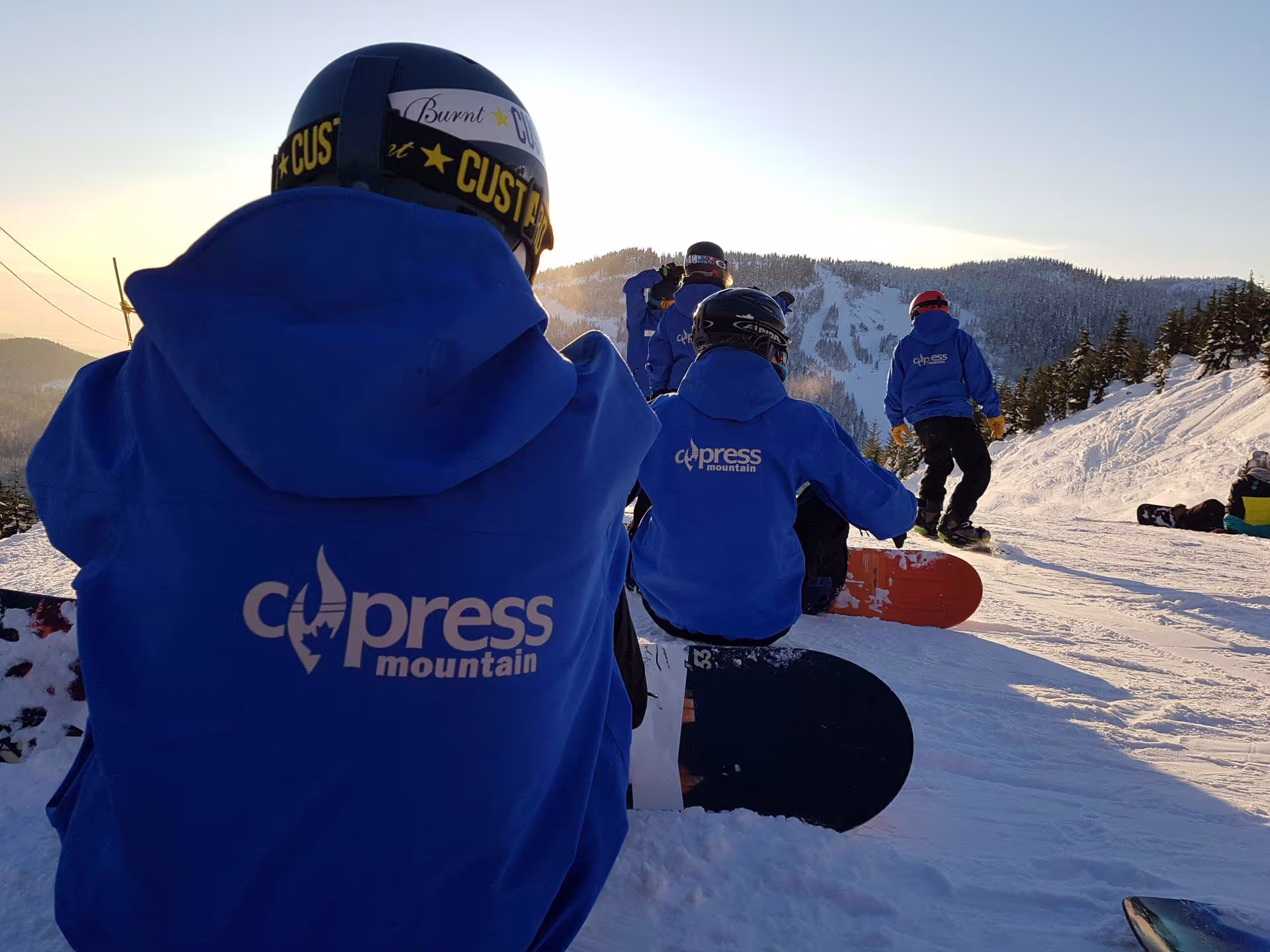 Snowboard Instructor Internship Program. Guaranteed Paid Job Offer. Internationally Recognised Qualification. World-Class Training at Japan, Canada, USA and New Zealand Ski Resorts.