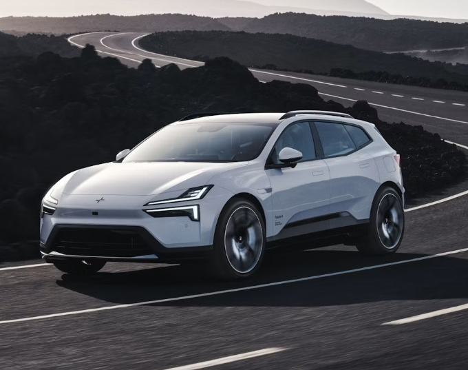 Polestar 4 SUV Moss