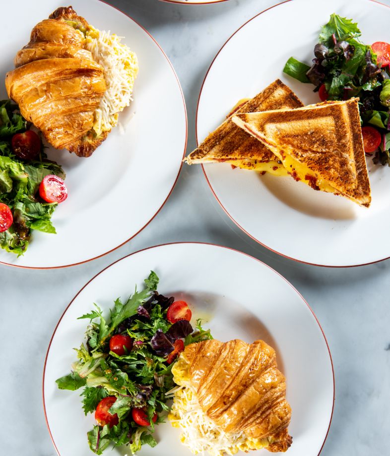 SCRAMBLED EGG CROISSANT