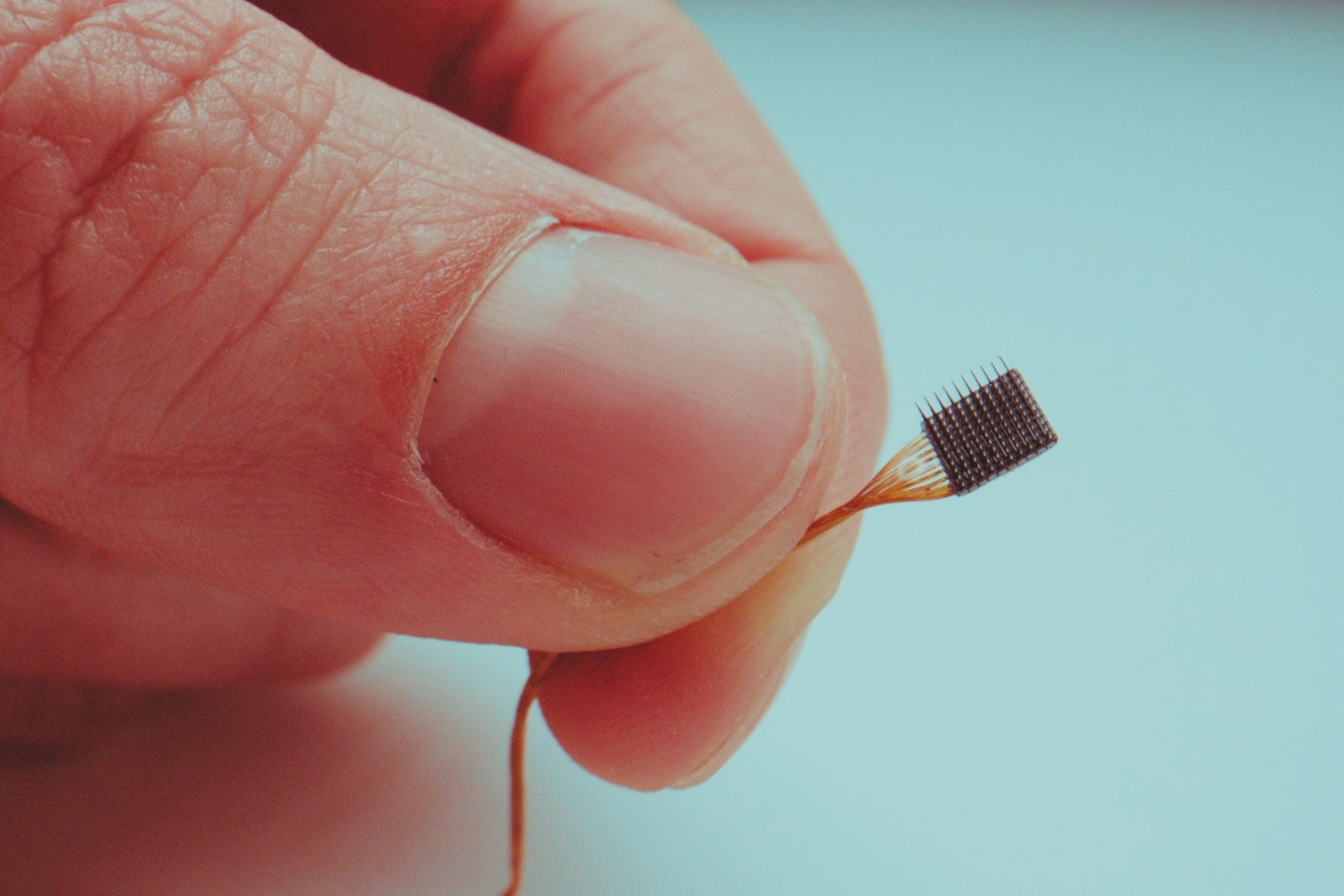 square device with spikes