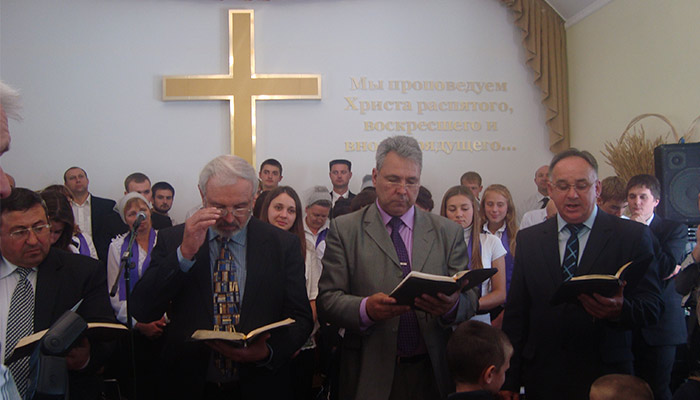 Einweihung der Kirche von Pastor Trunov