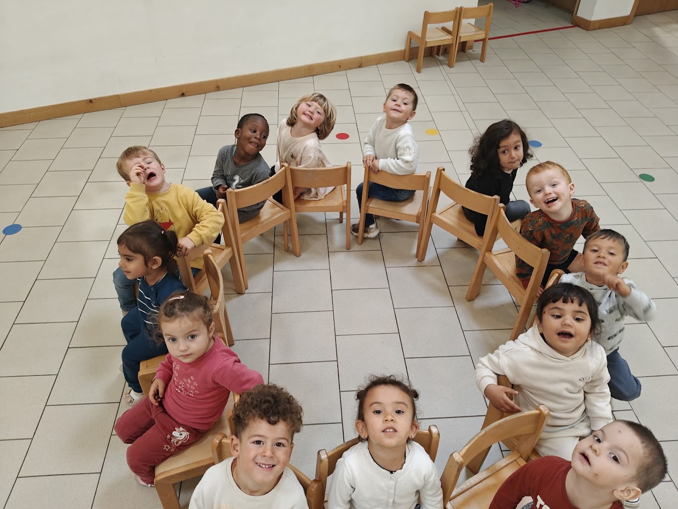 Turnen met stoelen JK