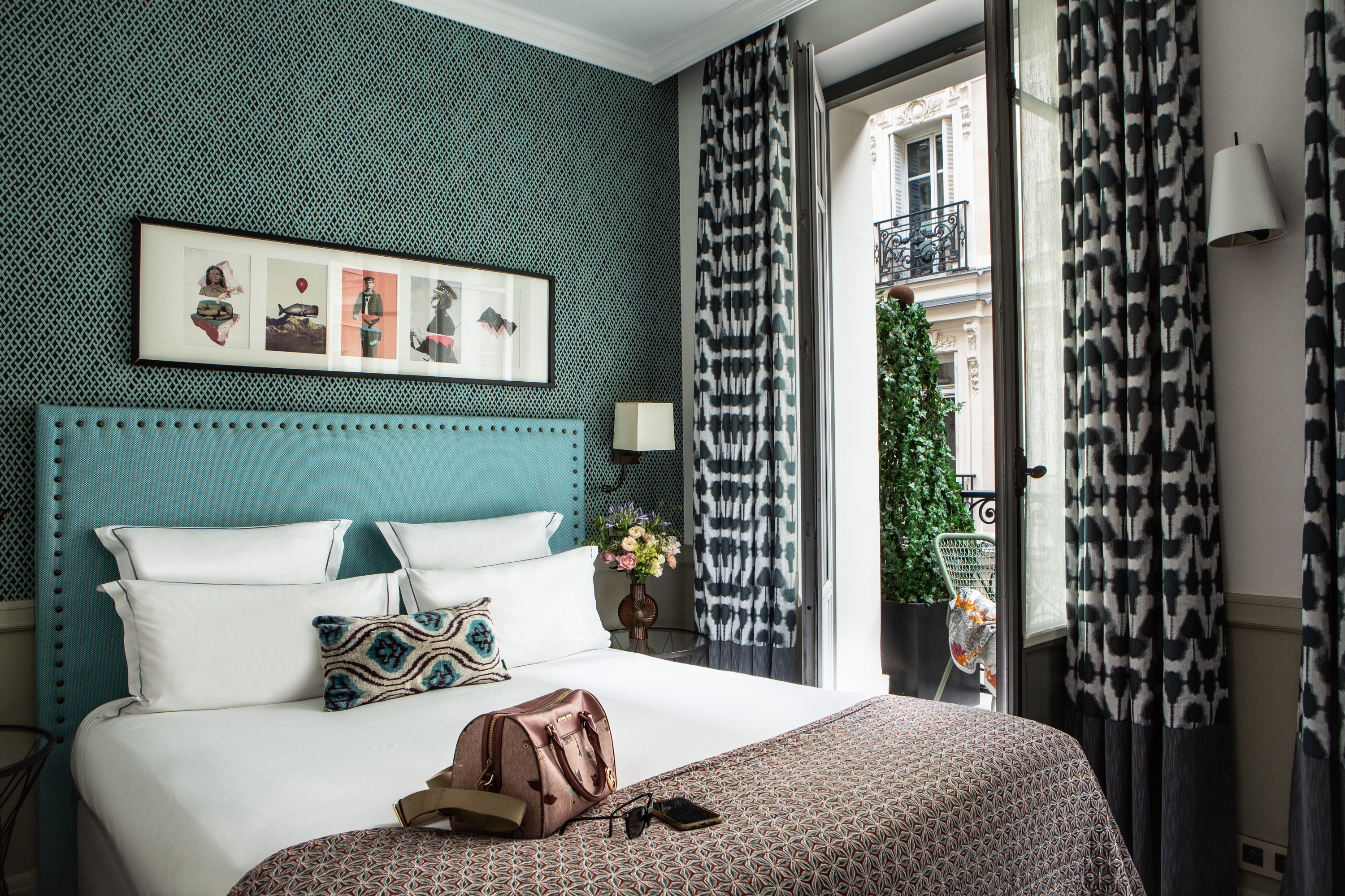 bright double room 