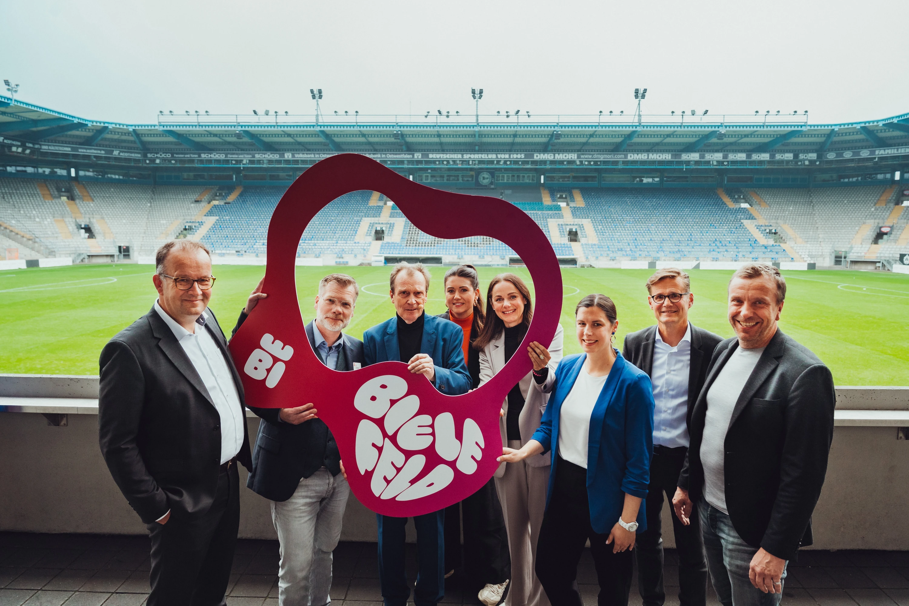 Markentag 2025 in der Schüco-Arena; Peter Pirck 2.v.R.