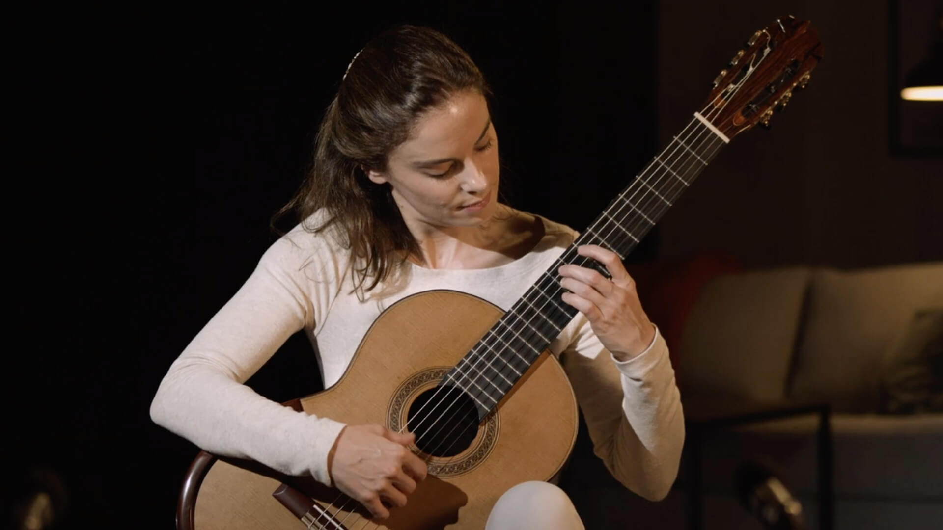 Watch Ana Vidović light up Asturias