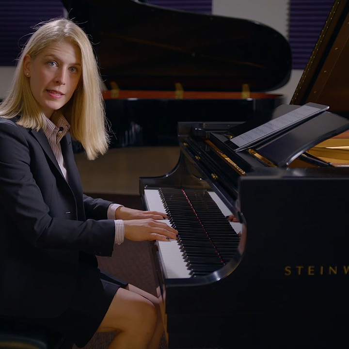 How to Stop Fighting Your Own Focus at the Piano