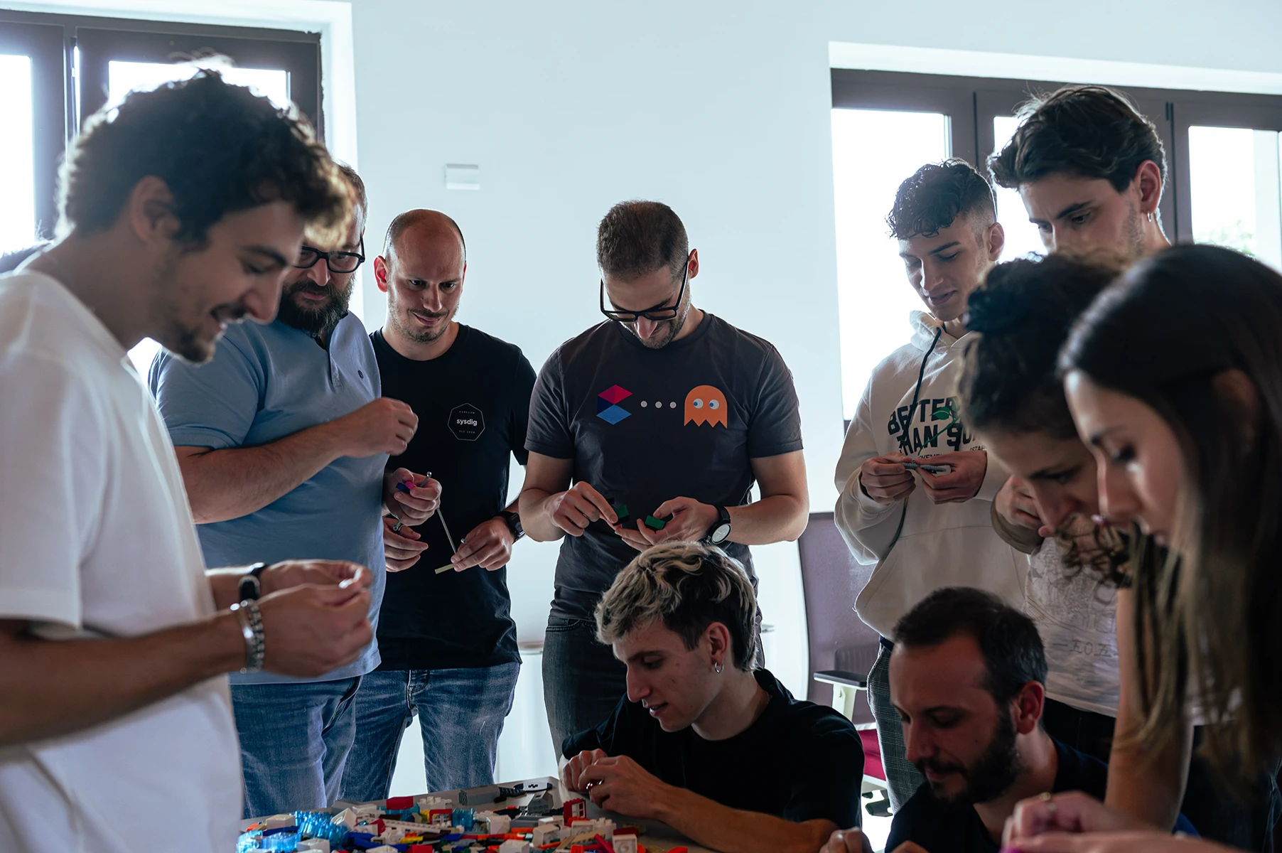 Team CloudFire durante un’attività di team building con LEGO