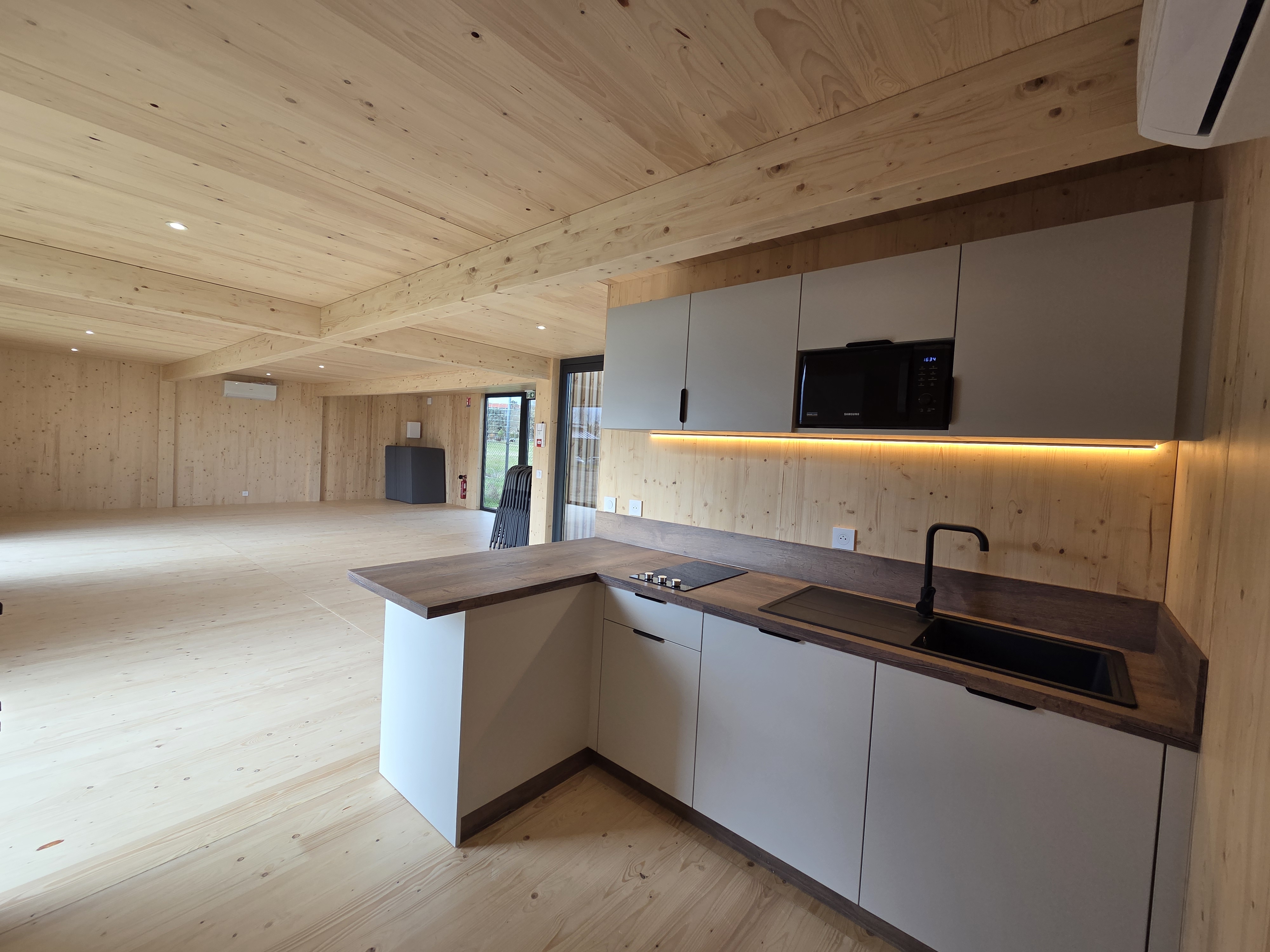 Frontonas local Moduléo cuisine équipée