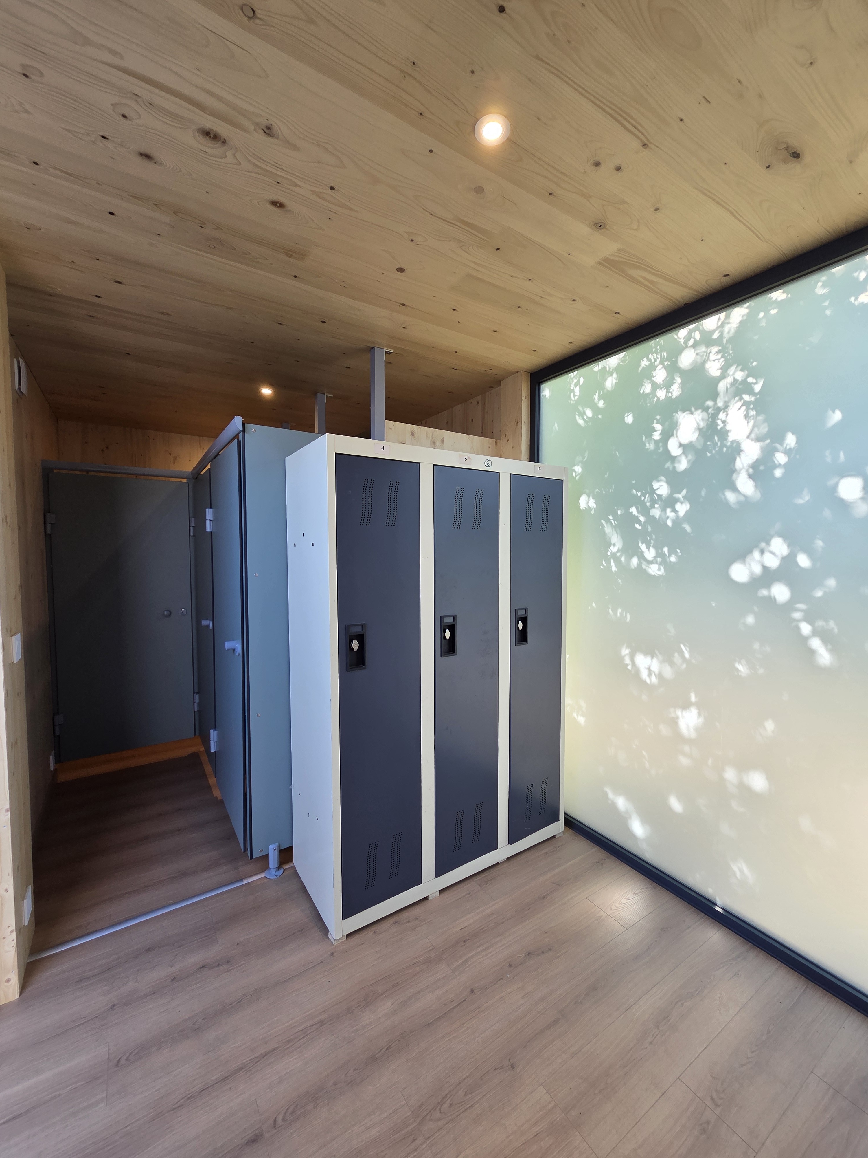 Spacieux et Lumineux vestiaire
