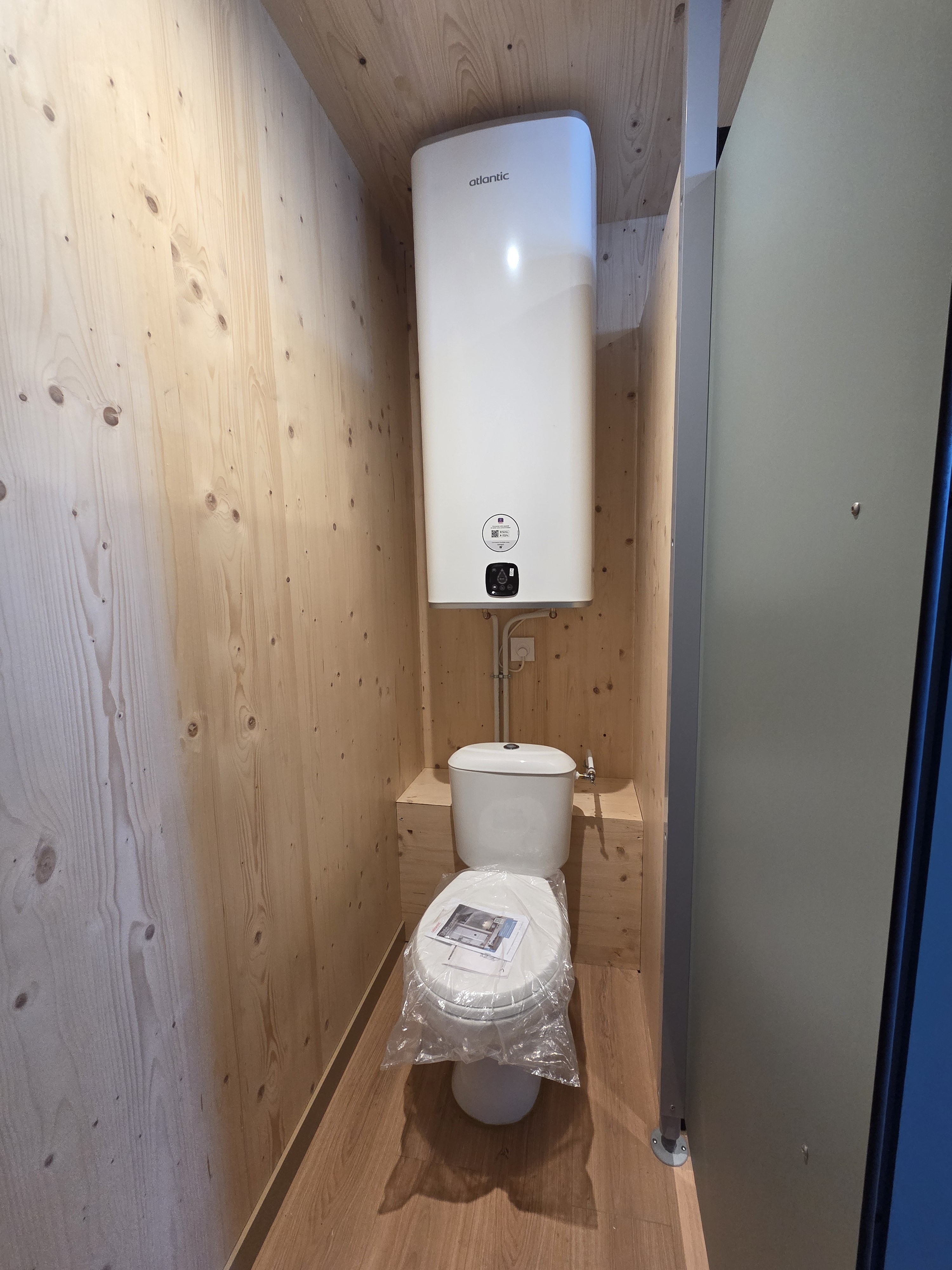 WC avec ballon d'eau chaude 150 L