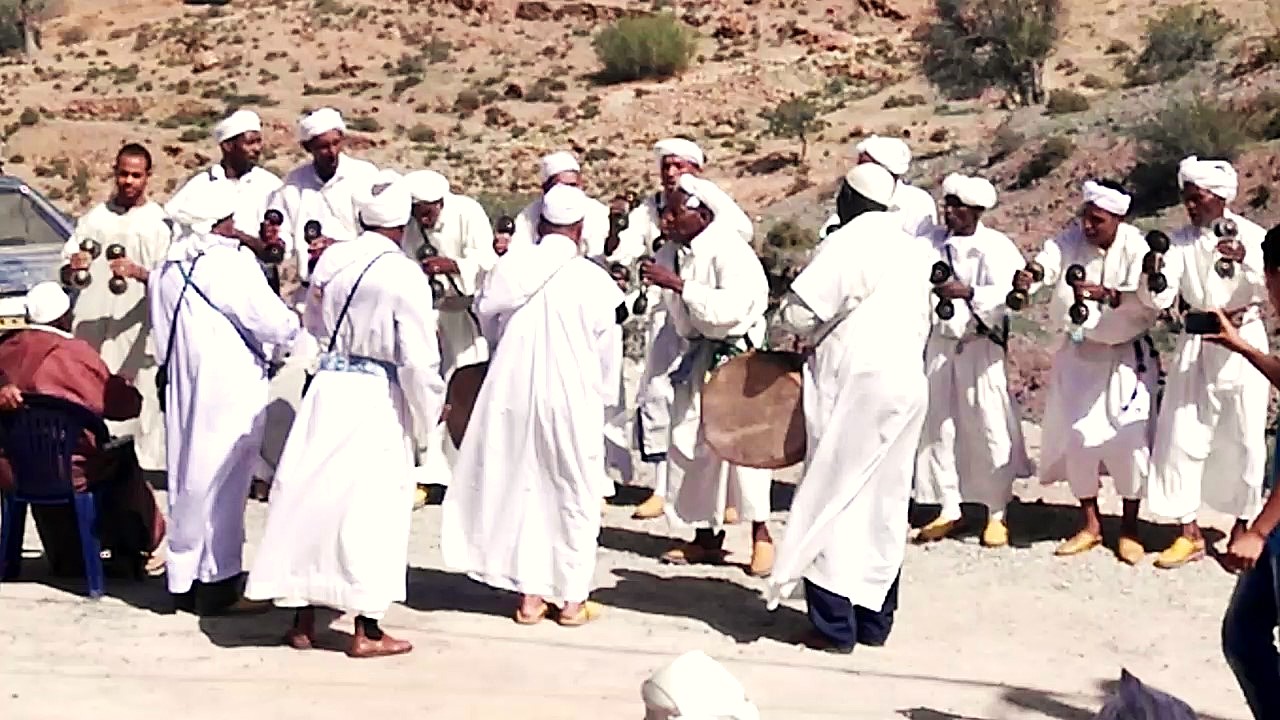 Le partage dans la culture marocaine : traditions du Lmoëuf et moussems au Maroc
