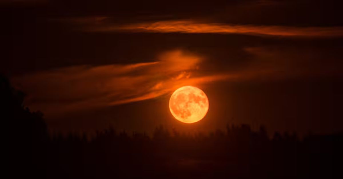 La Lune observée au Maroc en 07 septembre 2025 rappelle combien les phénomènes célestes occupent une place essentielle dans l’imaginaire collectif marocain. Entre mythologie amazighe, rituels religieux et croyances populaires comme celles liées aux enfants Zuhri, cet astre continue de nourrir traditions et superstitions.