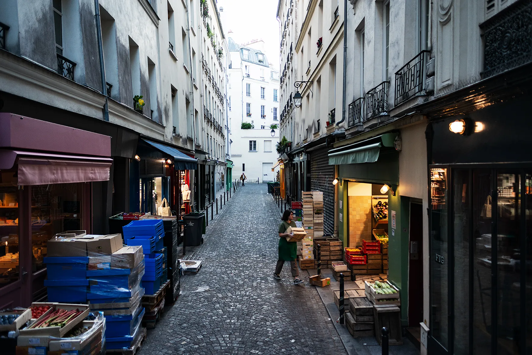 Rue avec magasin