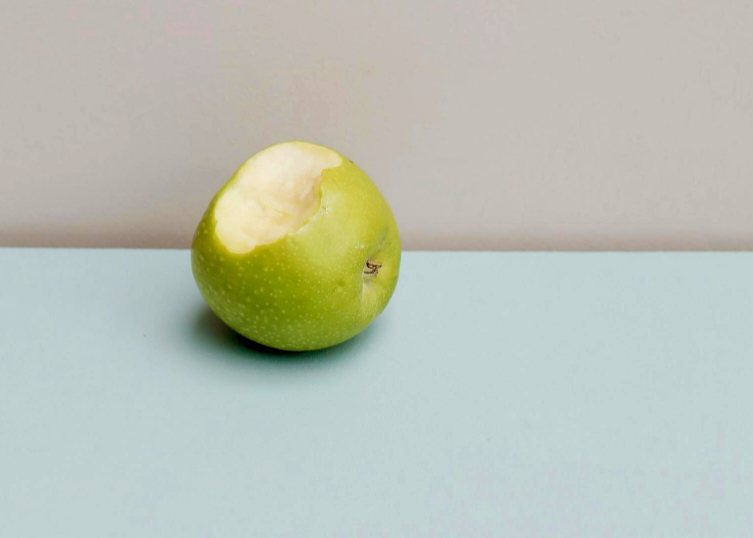A green apple