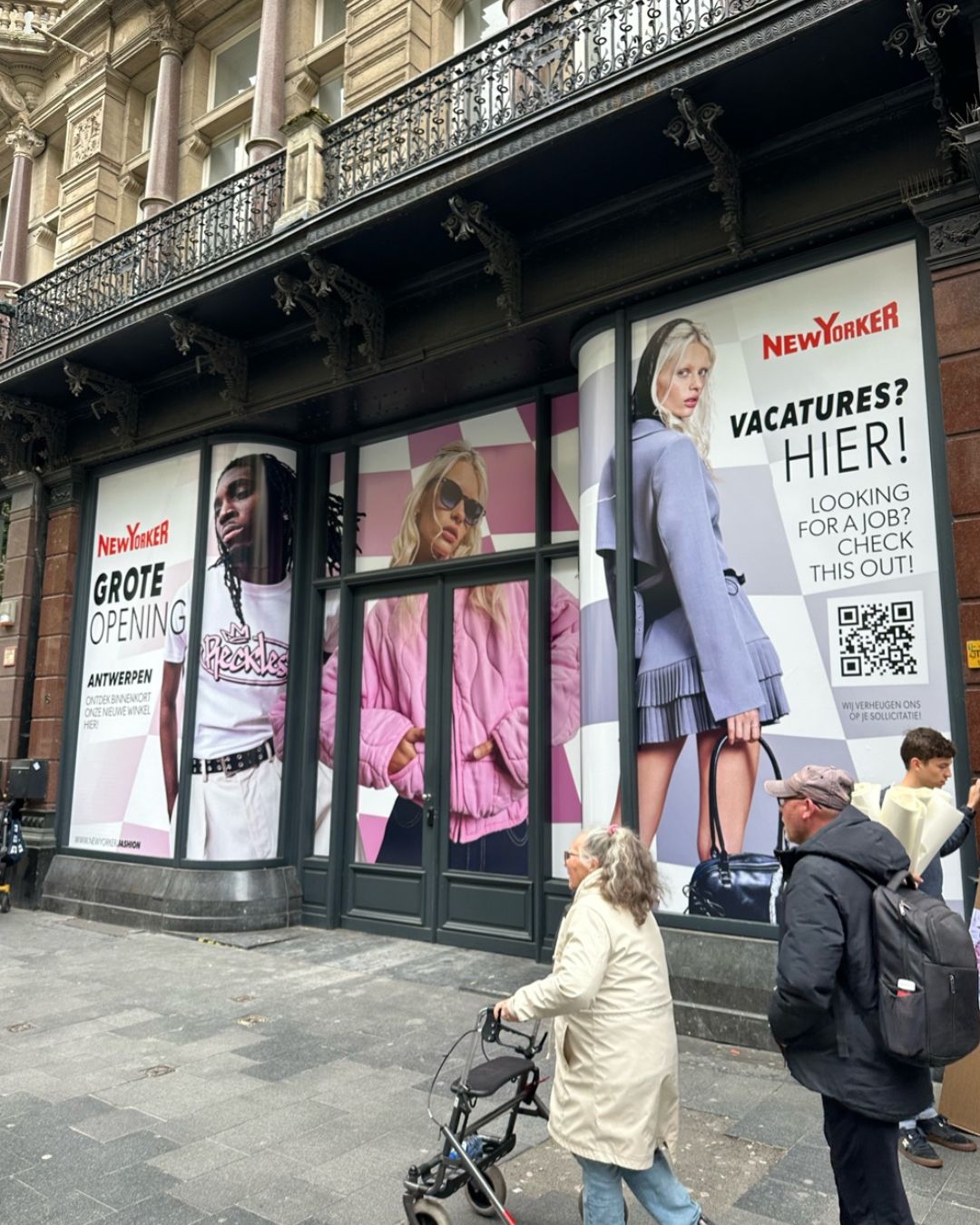 Window Stickering New Yorker Meir Antwerpen