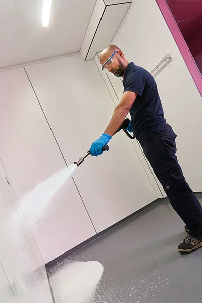 Dieptereiniging door Asito: ook moeilijk bereikbare plekken worden grondig aangepakt voor een blijvend frisse indruk