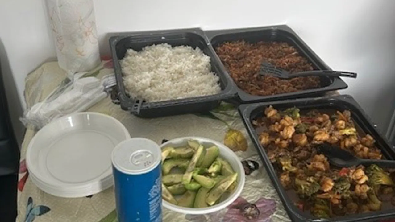 Rachab kookt voor haar buren