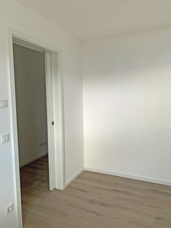 N-Schweinau: Erstbezug! Schöne, kleine 1,5-Zi-Whg. (2.OG) mit EBK, HWR und Aufzug - Photo 4