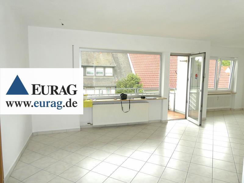 N-Werderau: Schöne 3-Zi-Whg. im 1.OG eines 3-FH, großer Balkon, Blick ins Grüne, Garage, 2 Keller - Photo 1