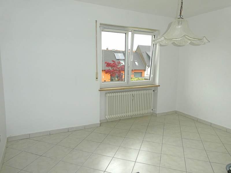 N-Werderau: Schöne 3-Zi-Whg. im 1.OG eines 3-FH, großer Balkon, Blick ins Grüne, Garage, 2 Keller - Photo 3