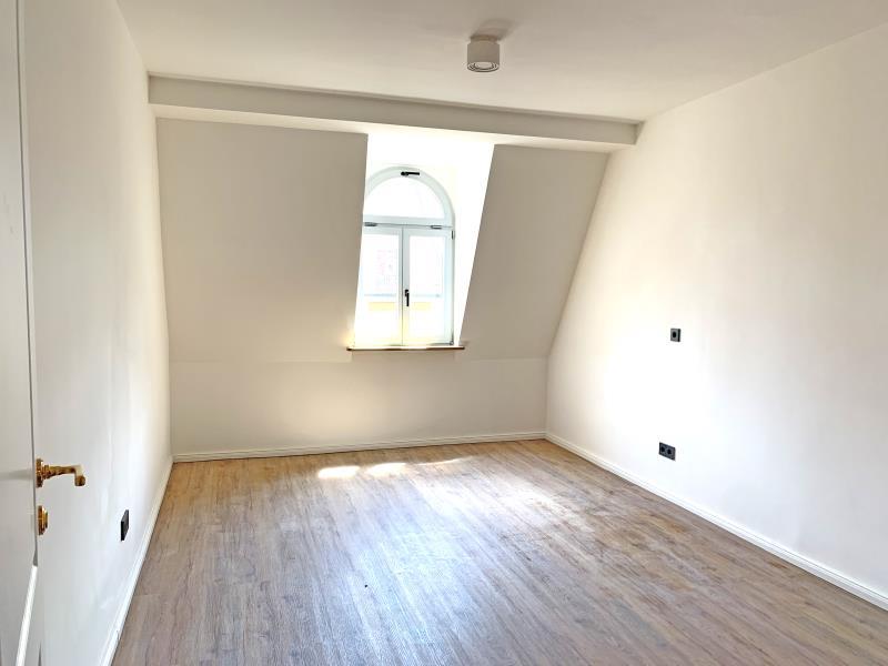 N-Steinbühl: Erstbezug! Premium 4-Zi-Mais-Whg, 4.OG (m.A.), EBK, Deckenheizung, Terrasse im Hof - Photo 1