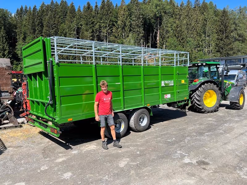 Übergabe Pronar Viehanhänger
